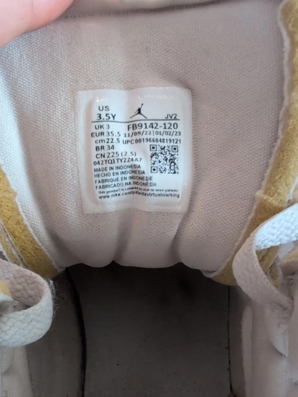 Nike gently used